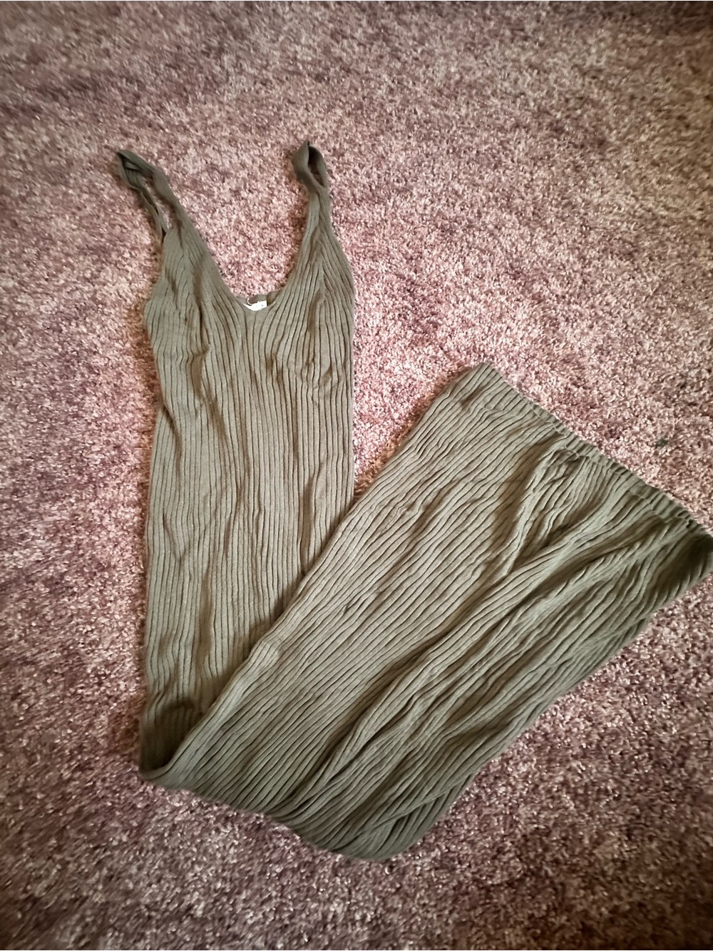Mod Ref Olive Green Ribbed Midi Dress